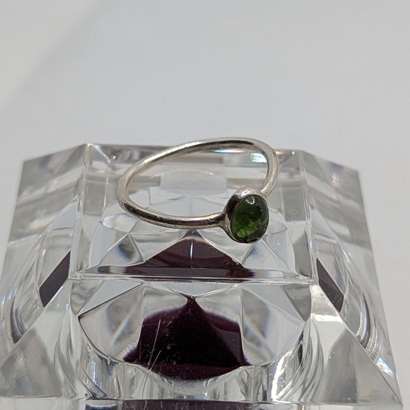Silver Peridot Ring - Picture 2 of 3